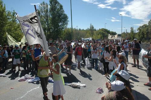 En este momento estás viendo Corte puente Cinco Saltos – Centenario, 5 de marzo de 2009