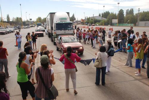 En este momento estás viendo Peaje puente Cipolletti – Neuquén, 5 de marzo de 2009