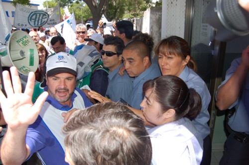 Lee más sobre el artículo Jornada de protesta de los trabajadores de la CTA Río Negro