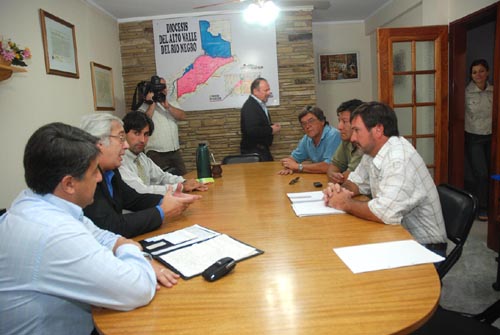 En este momento estás viendo Acta reunión con gobierno provincial en Obispado Roca, 17 de marzo