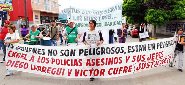 Lee más sobre el artículo En Viedma se marchó contra la impunidad policial y judicial, por el sobreseimiento de los compañeros y por el fin de la precarización laboral