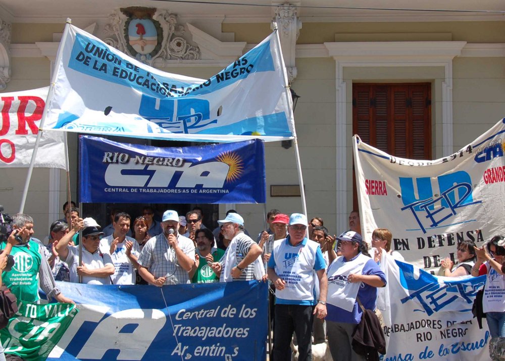 Lee más sobre el artículo Titularización para docentes que esperan hace 8 años en sus puestos