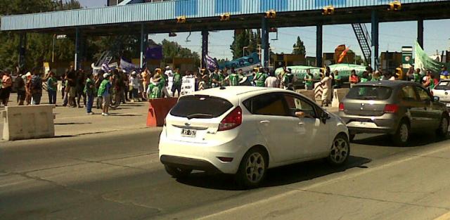 En este momento estás viendo UnTER junto a ATE en el puente carretero