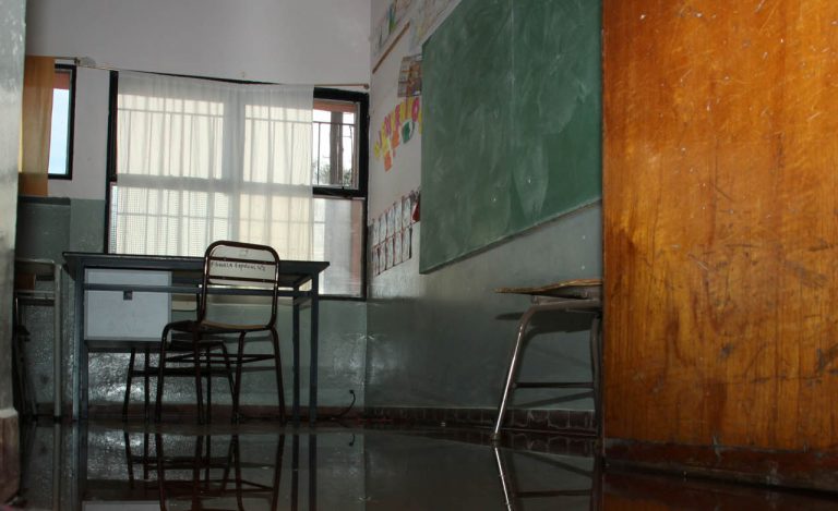 Lee más sobre el artículo Mango improvisa, caos en las escuelas…