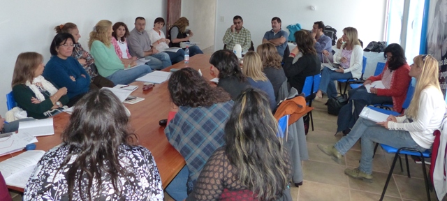 En este momento estás viendo Floriani y Nervi se reunieron con docentes de Bariloche por cierre de cargos