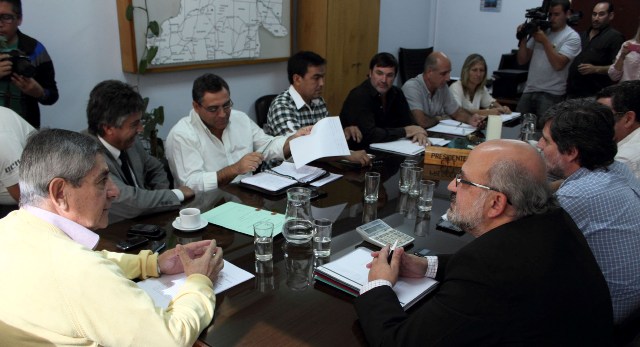 En este momento estás viendo El gobierno reconoció en paritarias que el planteo de UnTER es válido