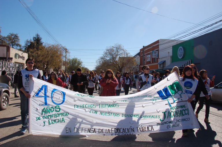 Lee más sobre el artículo Funcionarios también adhirieron al paro, 95% de oficinas cerradas