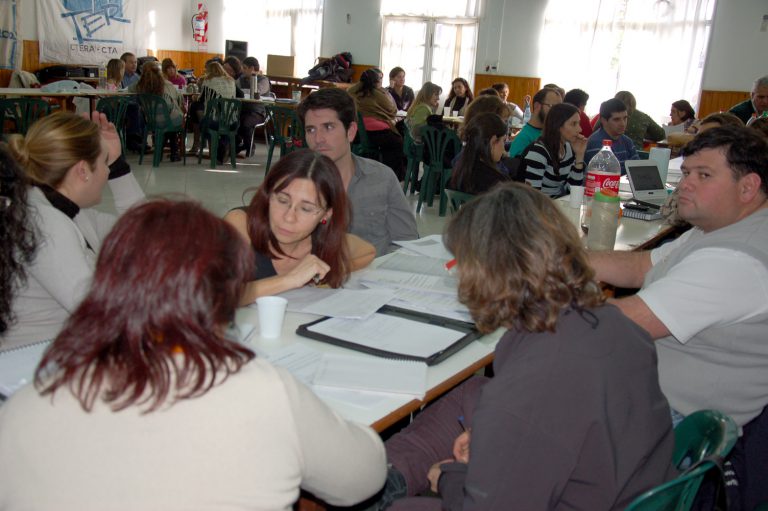 Lee más sobre el artículo Jornadas regionales de debate sobre política educativa. Documento Final Nivel Medio