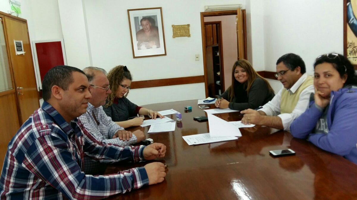 En este momento estás viendo Obras y asamblea por viviendas en Cinco Saltos