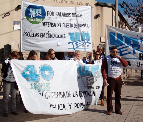 En este momento estás viendo Concursos de Titularización: un logro más para la estabilidad laboral docente