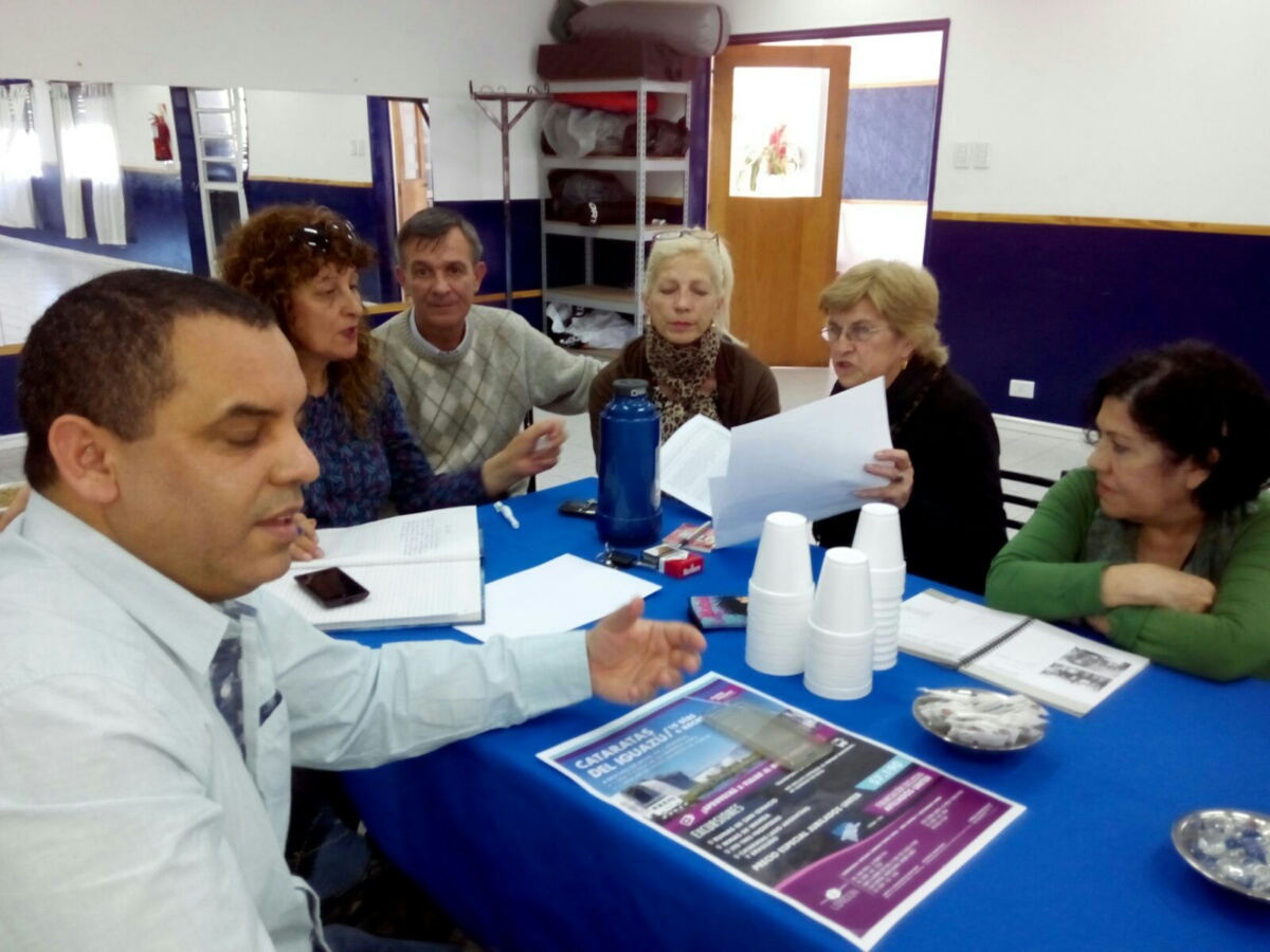 En este momento estás viendo Reunión con jubilados y jubiladas en Valle Medio