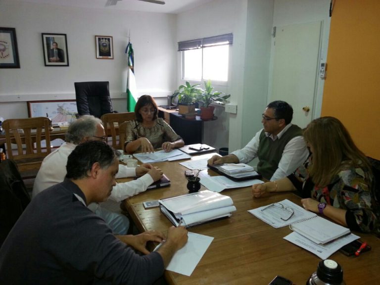 Lee más sobre el artículo UnTER presenta a Ministra Silva reclamo por condiciones edilicias