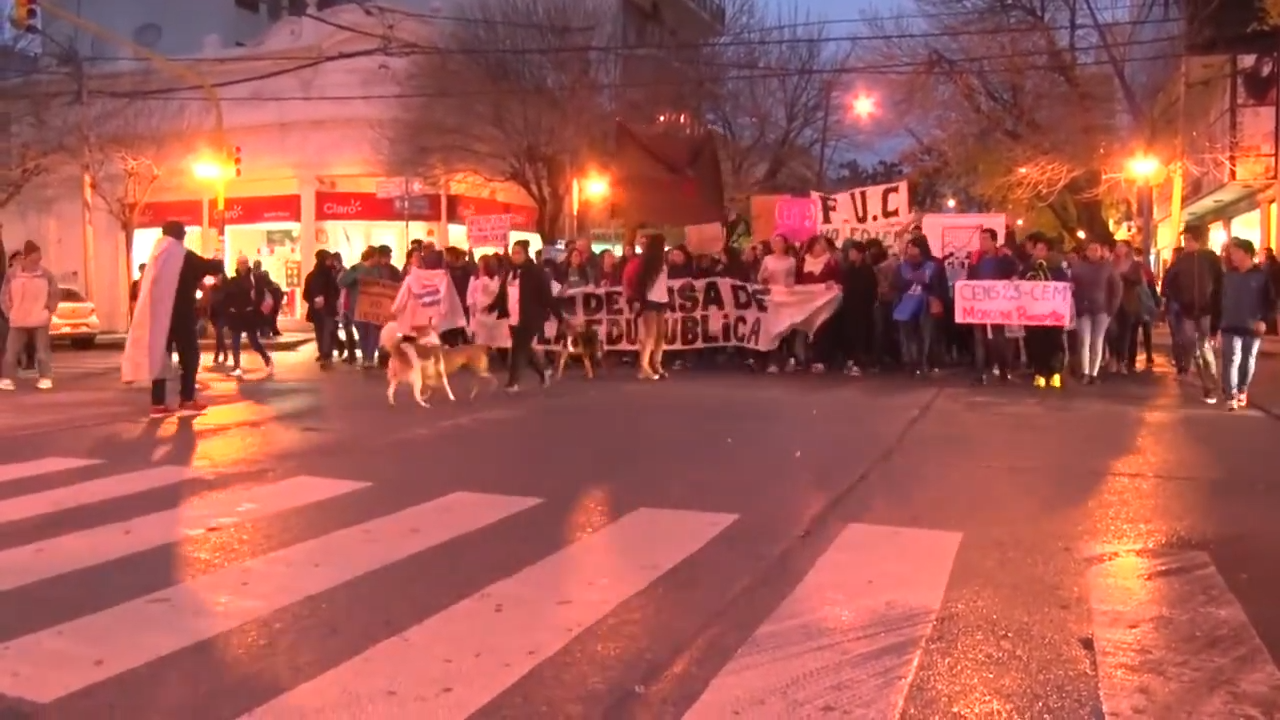 Lee más sobre el artículo UnTER en la Marcha Nacional en defensa de la Educación y la Universidad Pública