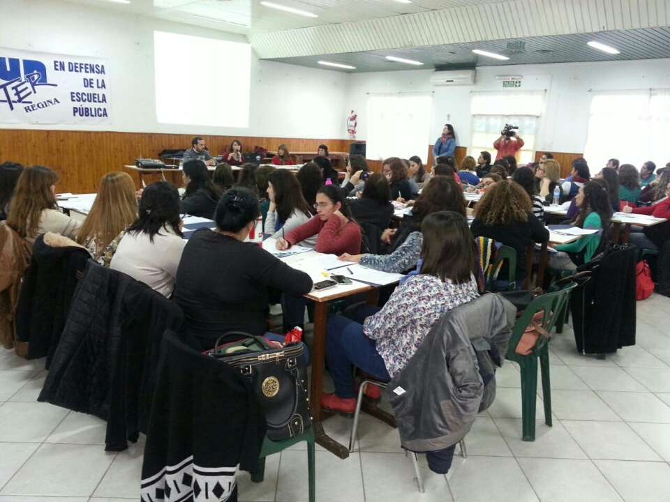 En este momento estás viendo UnTER debate marco normativo de atención temprana en el sistema educativo de Río Negro