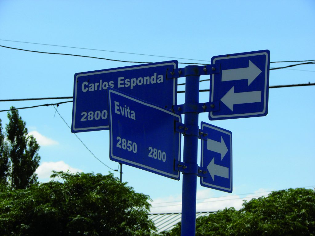 esponda y evita