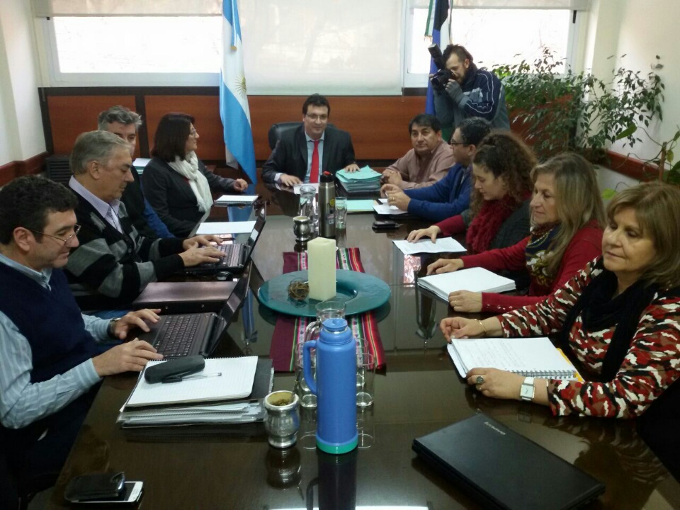 En este momento estás viendo Sin propuesta salarial, avanza el conflicto