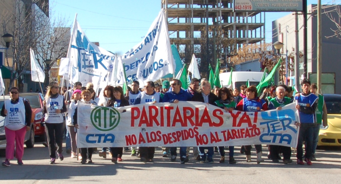 En este momento estás viendo Masiva adhesión al paro y movilizaciones en el inicio del plan de lucha