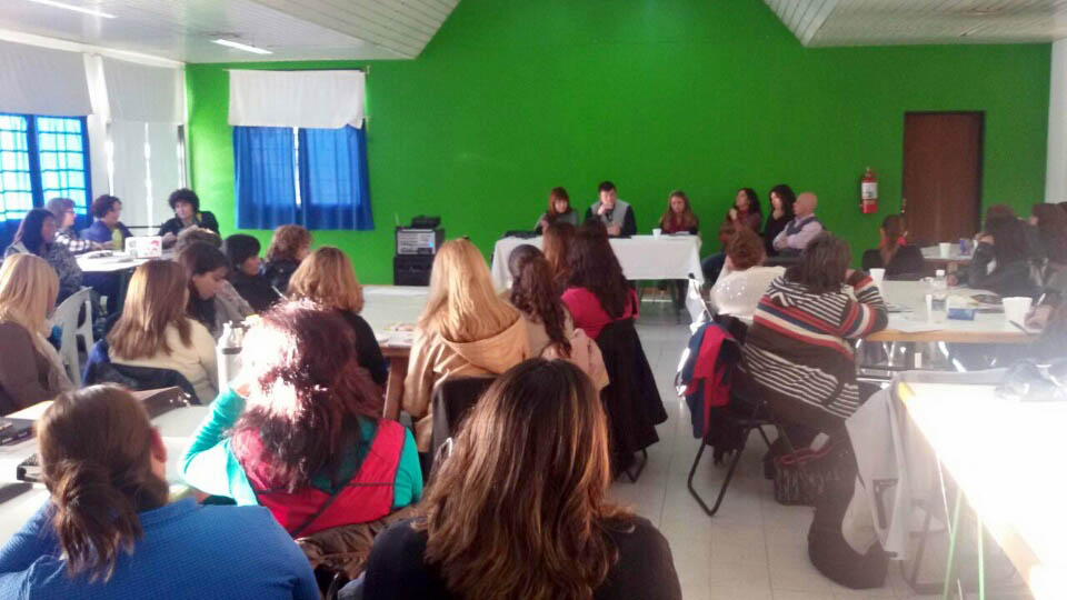 En este momento estás viendo Jornada sindical de Educación Inicial: Aportes para pensar lo curricular sede Viedma