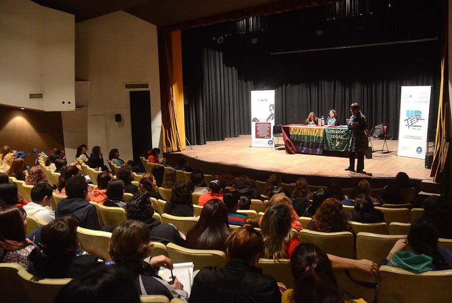 En este momento estás viendo Comenzó el foro de trabajadores/as de la educación por el derecho a la ESI