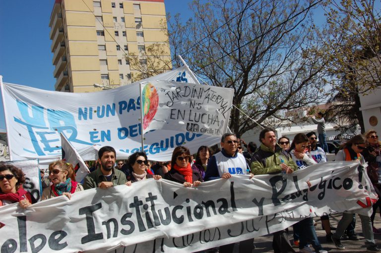 Lee más sobre el artículo Fortaleza y unidad en la lucha por paritarias, contra la persecusión