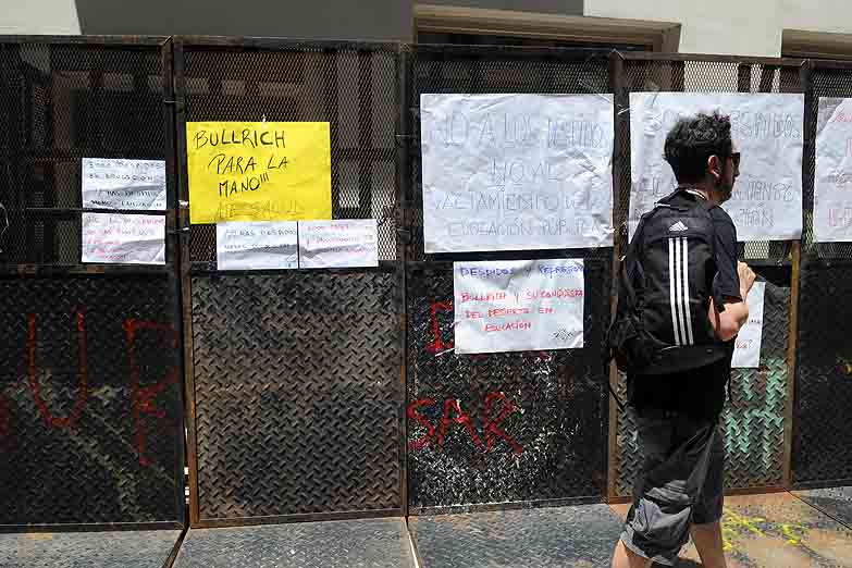 En este momento estás viendo Contra la represión, defendemos la educación pública en Argentina