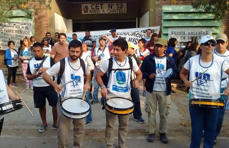 Lee más sobre el artículo Se suspendió la asamblea prevista en el CET 13 de Choele Choel