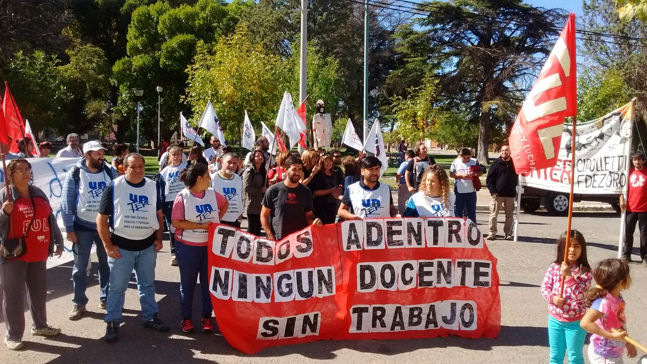 En este momento estás viendo Paro y actividades en defensa de la educación pública