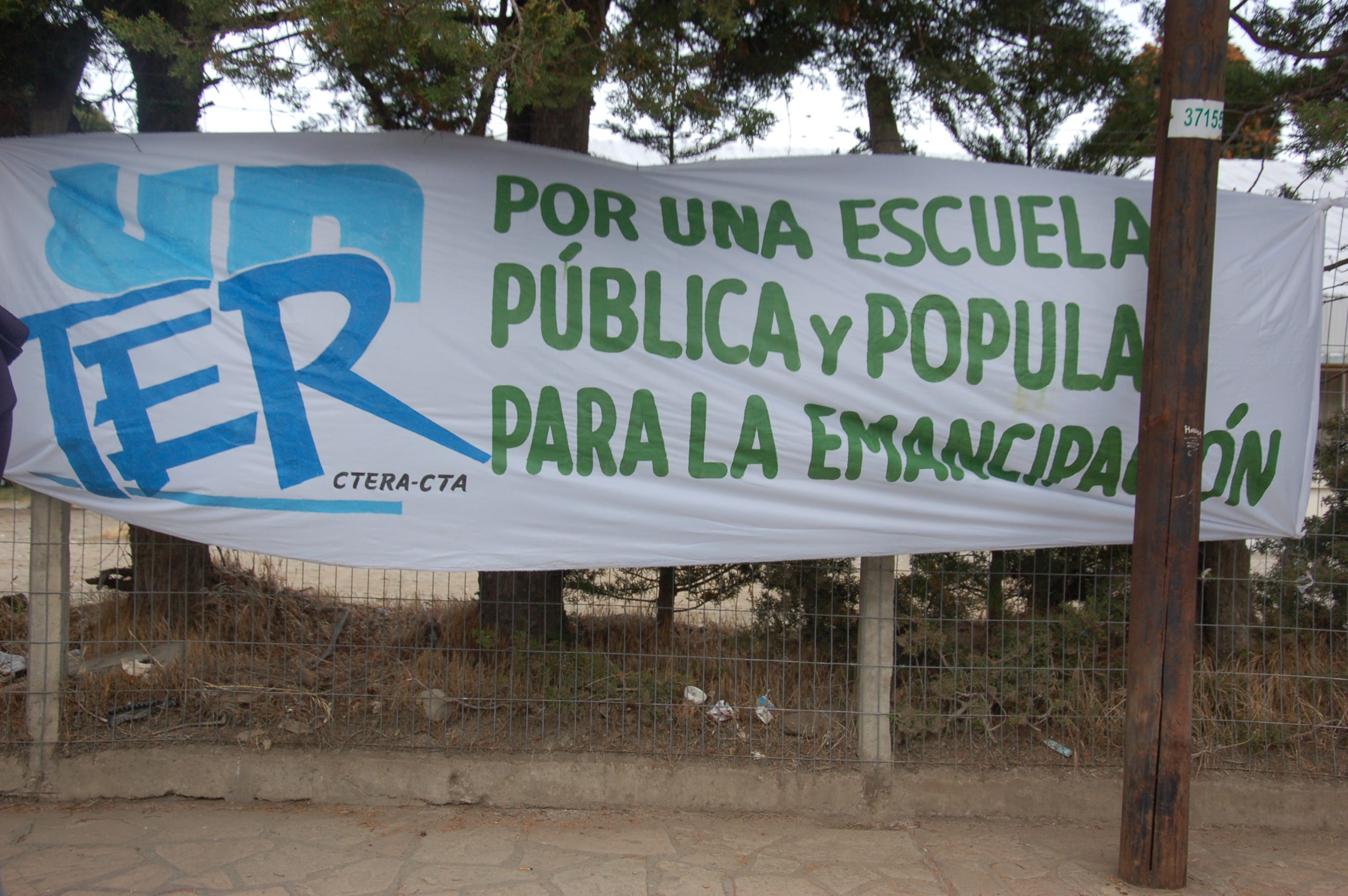 En este momento estás viendo Funcionarios de educación, discípulos de la mentira