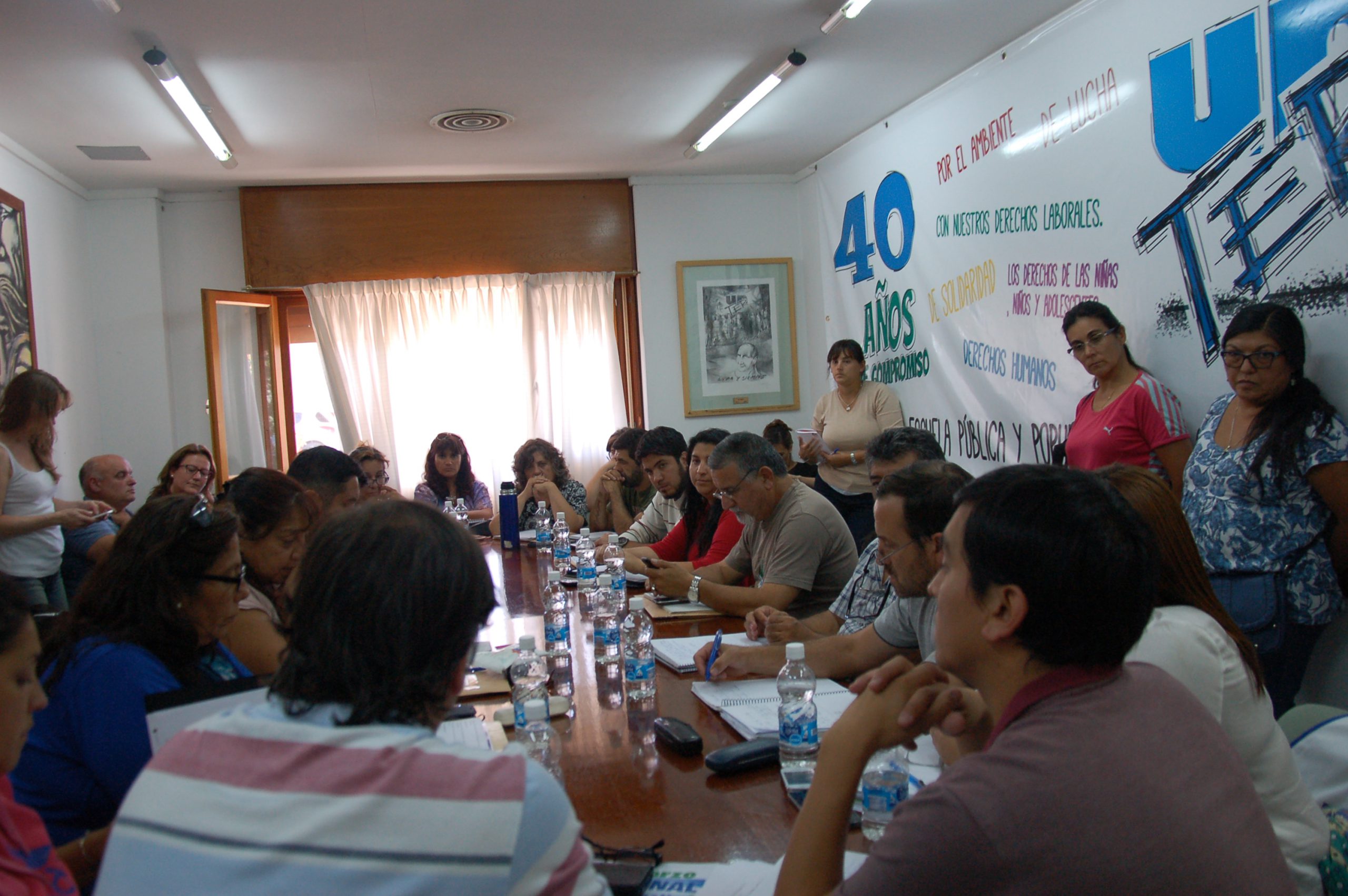 En este momento estás viendo Plenario de UnTER rechazó propuesta salarial, exige garantías laborales y pedagógicas