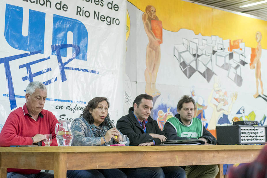 En este momento estás viendo Estudiantes y docentes merecen condiciones dignas para enseñar y aprender