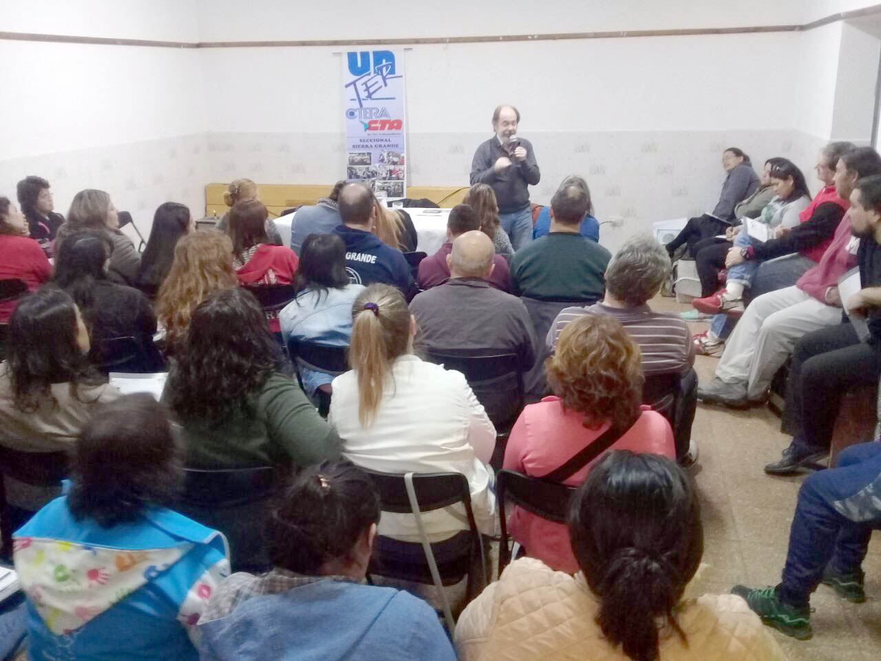 En este momento estás viendo Curso “Autogestión, grupos y prácticas comunitarias” en Sierra Grande