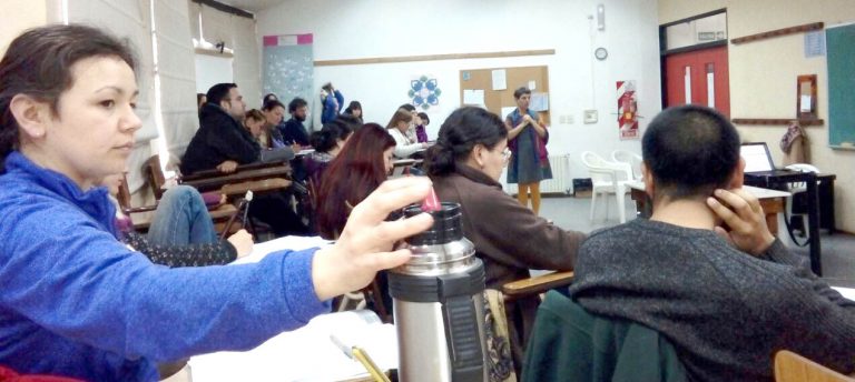 Lee más sobre el artículo El Bolsón: Cuerpos, géneros y (hetero) sexualidades en la cotidianeidad escolar