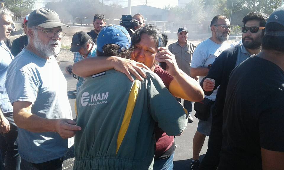 En este momento estás viendo Solidaridad con trabajadorxs reprimidos en Neuquén