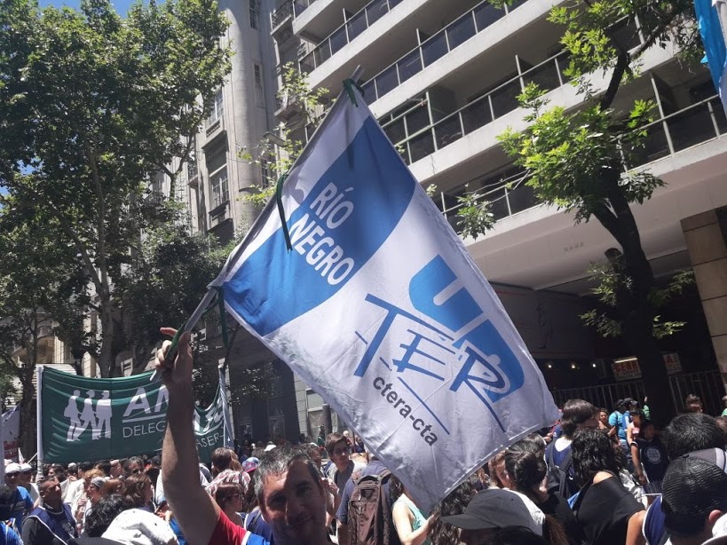 En este momento estás viendo Por la represión, continúa Paro Nacional