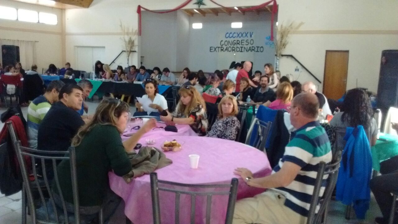 En este momento estás viendo Congreso de UnTER definió aceptar la propuesta salarial