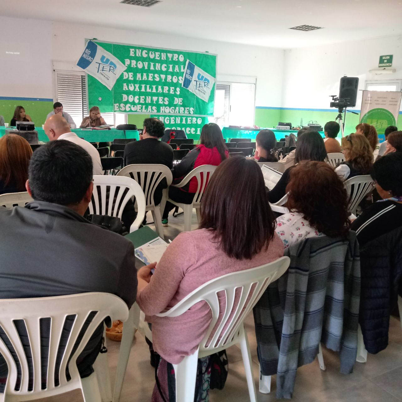 En este momento estás viendo Encuentro de Maestrxs Auxiliares de Escuelas Hogares