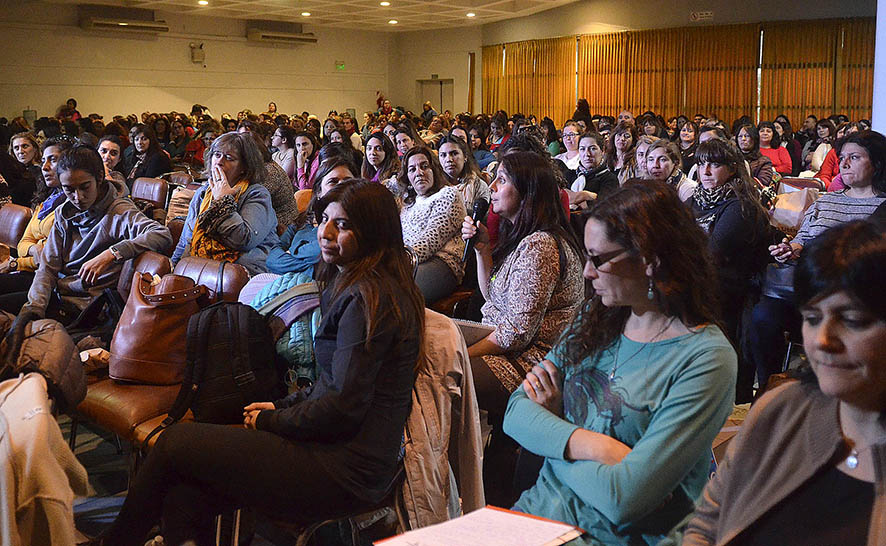 En este momento estás viendo Resumen de momentos Congreso Infancias y Escuela Pública en la Contemporaneidad