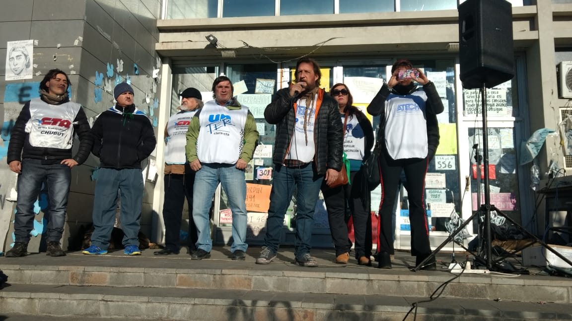 En este momento estás viendo UnTER en Chubut, junto a lxs trabajadorxs contra la represión