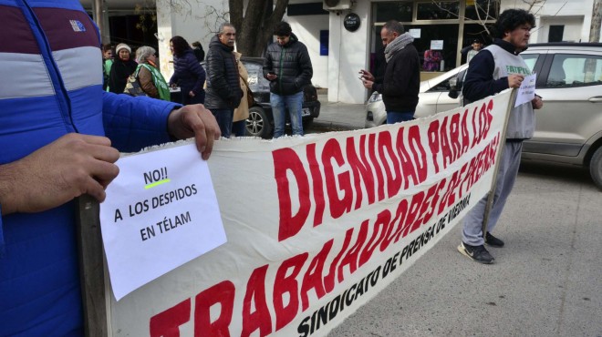 En este momento estás viendo En defensa del derecho del pueblo a la información ¡Basta de despidos!