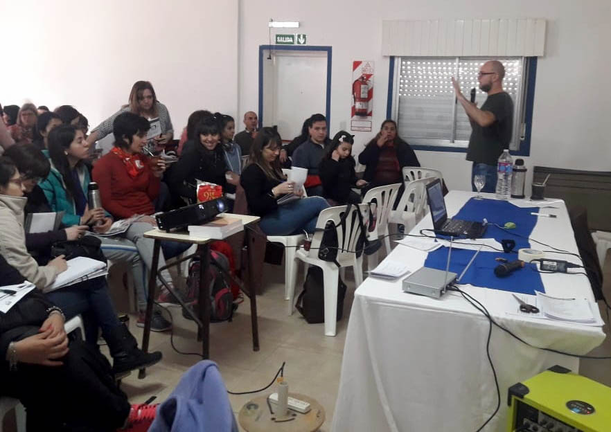 En este momento estás viendo Jornada de formación “Ni príncipes ni machitos. Abordajes desde la ESI con varones”