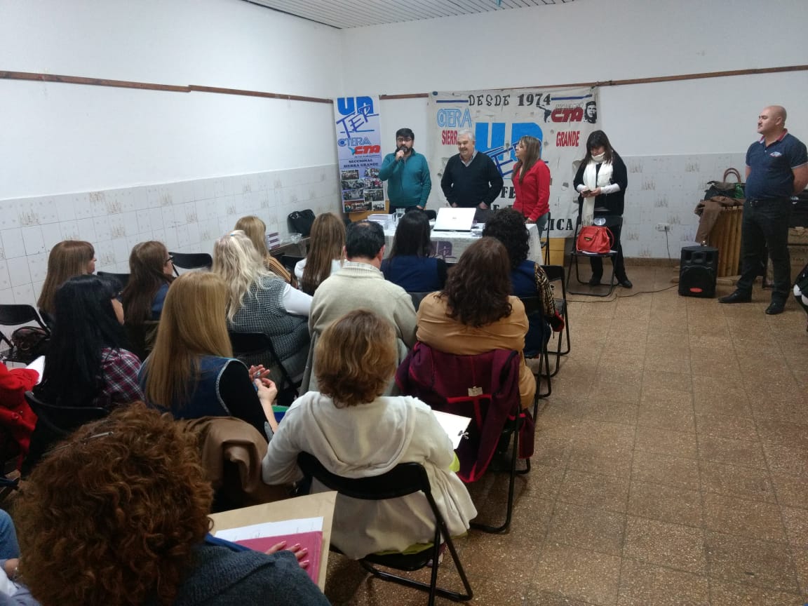 En este momento estás viendo Encuentro con directorxs, supervisorxs y estudiantes de Sierra Grande