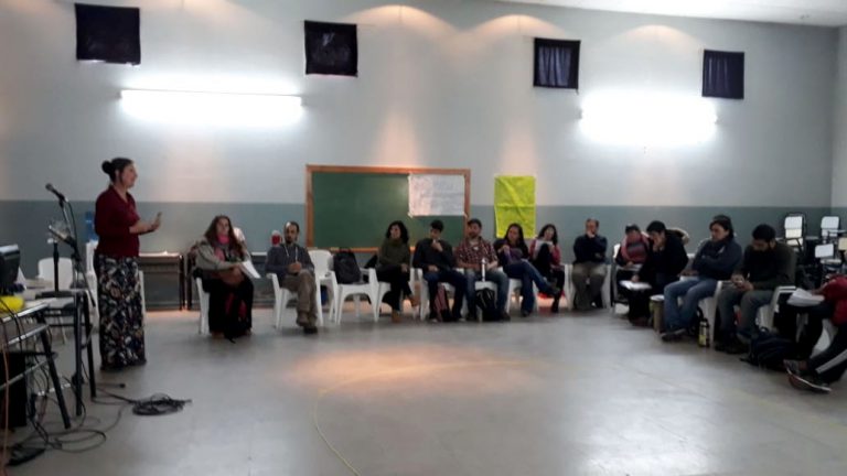 Lee más sobre el artículo El Bolsón en taller de radio y comunicación popular en la escuela