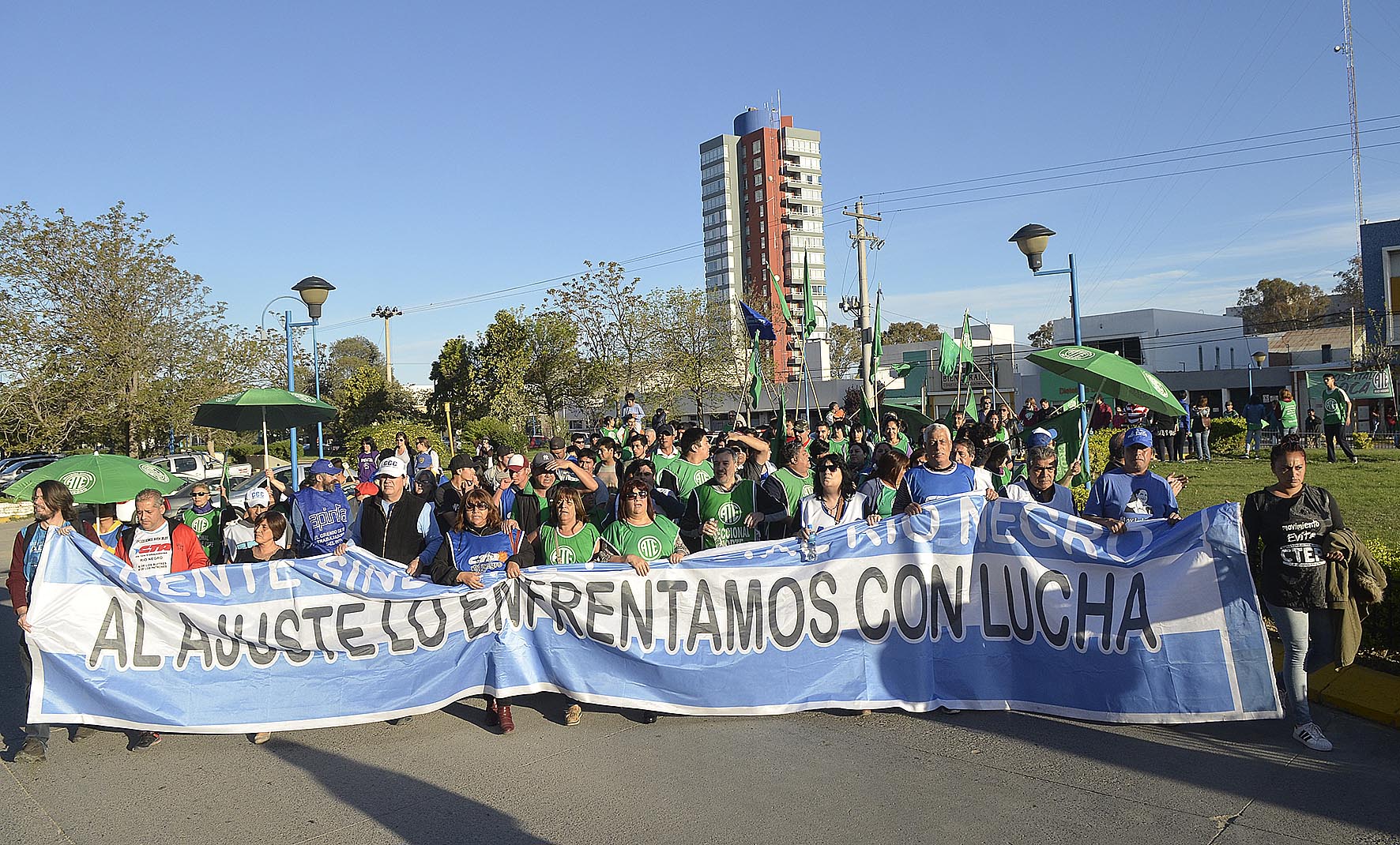 Lee más sobre el artículo Hoy más que nunca, solo el pueblo salvará al pueblo