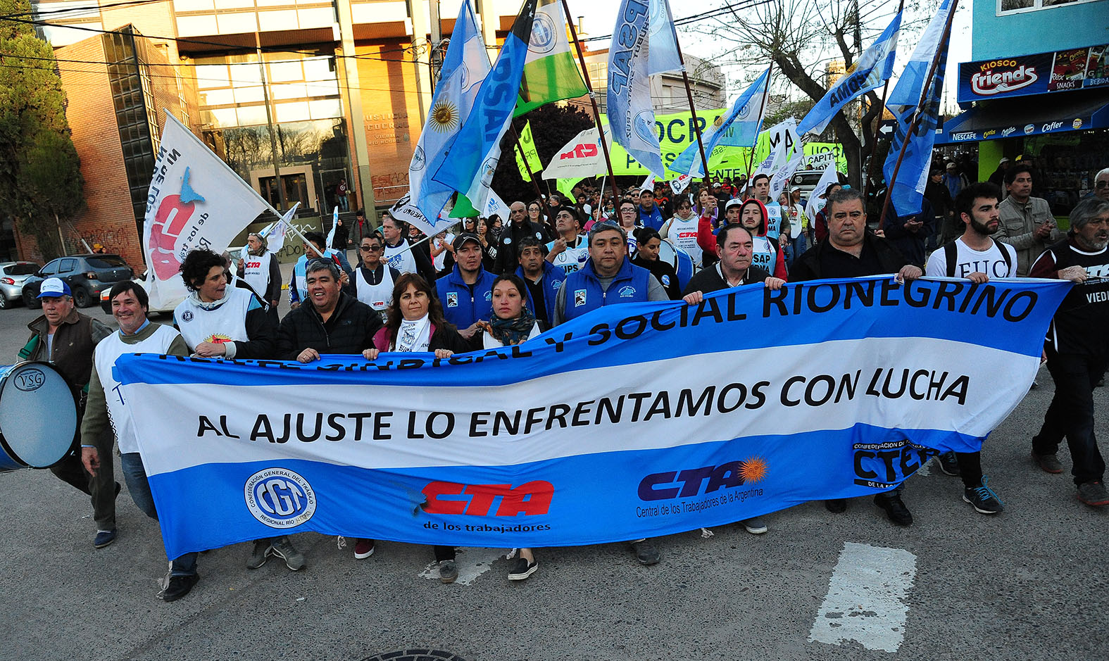 En este momento estás viendo Miles en las calles, contra el ajuste