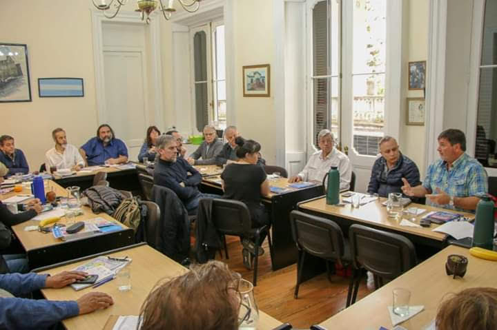 Lee más sobre el artículo Plenario de Secretarixs Generales de CTERA resolvió Paro y Marcha Nacional Docente contra el ajuste en el Presupuesto Educativo