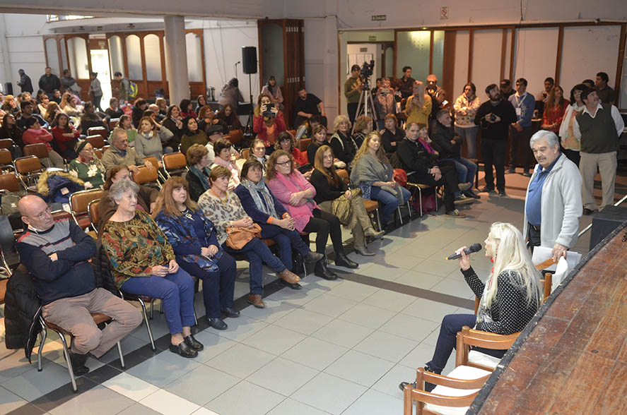 En este momento estás viendo Reconocimiento a compañeras y compañeros jubiladas y jubilados