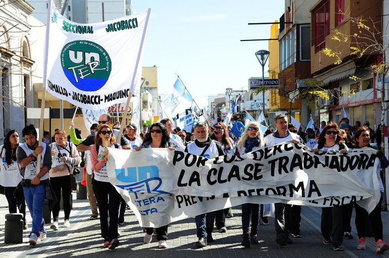 Lee más sobre el artículo Para salir de la crisis, la clase trabajadora exige Paritarias, no paliativos