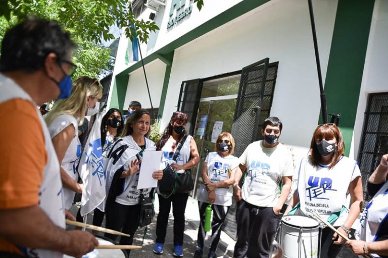 Lee más sobre el artículo La dignidad docente no se vende, se defiende