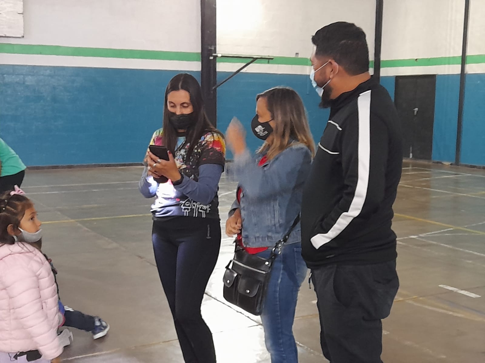 En este momento estás viendo Recorrida del CDC por instituciones educativas de Sierra Grande