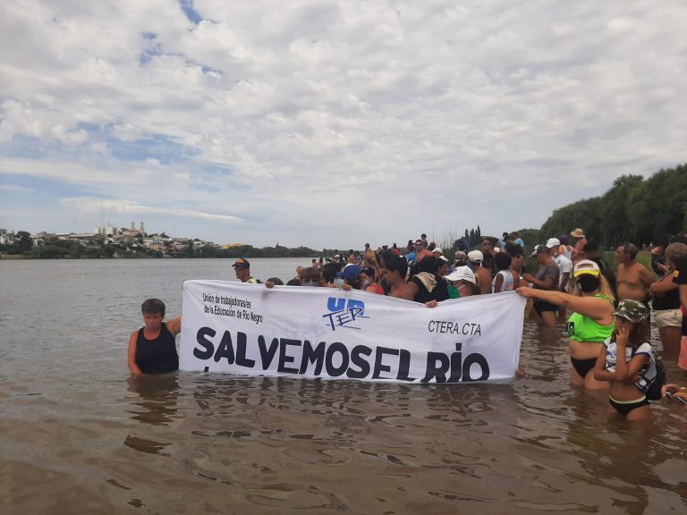 Lee más sobre el artículo Concluyó la regata del Río Negro con una celebración tan inusual como única